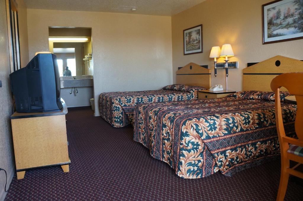Delux Inn Tulsa Room photo